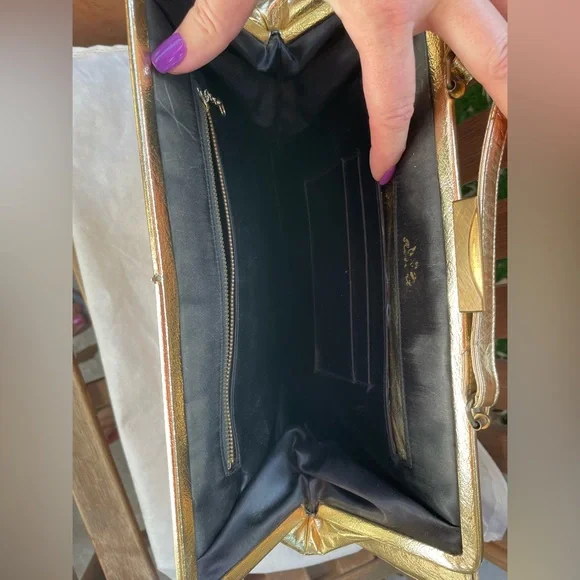 Rosart Vintage Oriental Scene Fabric Rectangle Handbag with Gold Leather Accents - Picture 15 of 16